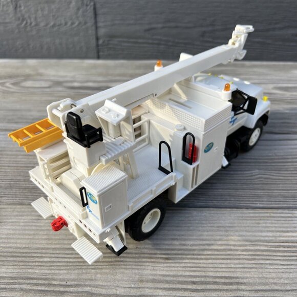 11" DG PRODUCTIONS -1996-2-1 CT Commonwealth Tele Pole Setter Auger Digger Truck - Picture 6 of 16